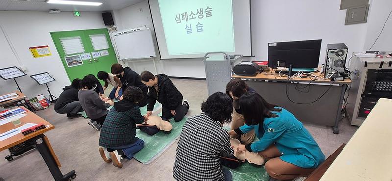 3._인천_서구,_독거노인_생활지원사_대상_역량강화_교육_실시_2.jpg 이미지