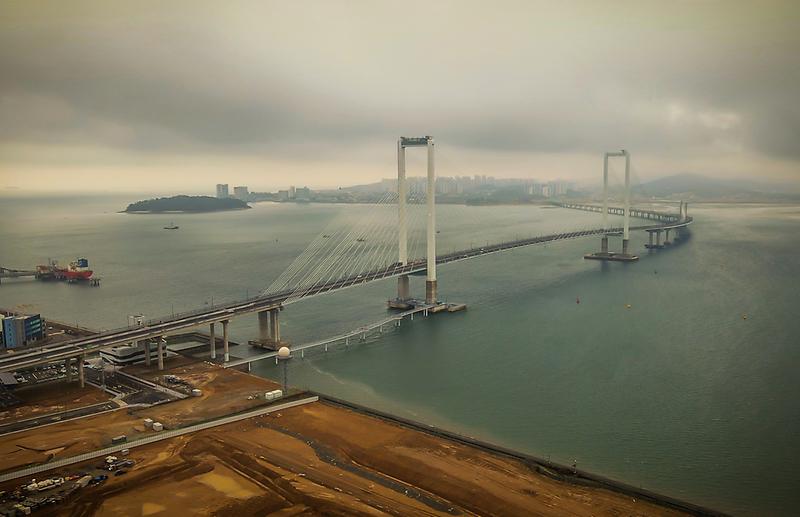 1._강범석_서구청장,_개장_앞둔_‘청라하늘대교_관광시설’_현장방문_1.jpg 이미지