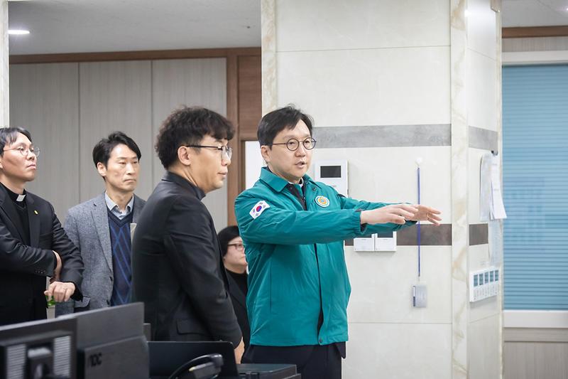 2._인천_서구,_고동현_가톨릭관동대학교_국제성모병원장_‘일일_구청장’_위촉_4.jpg 이미지